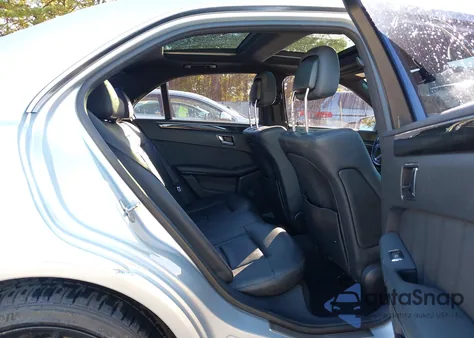 2010 Mercedes-Benz E 350 4Matic из США, поврежденный, VIN WDDHF8HB7AA065077